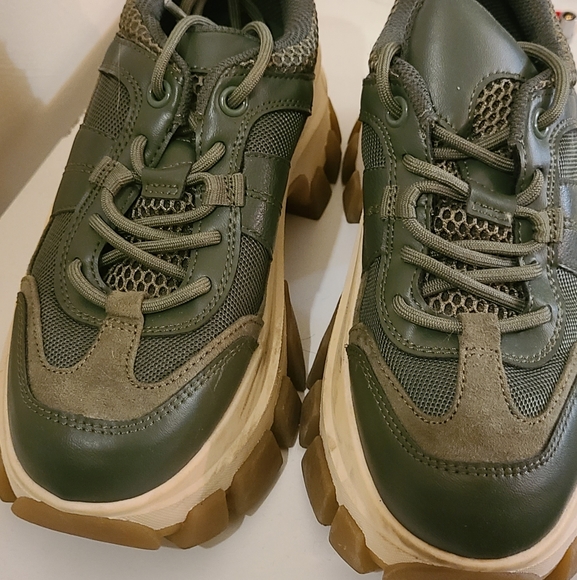 Green Platform Sneakers - Picture 2 of 3